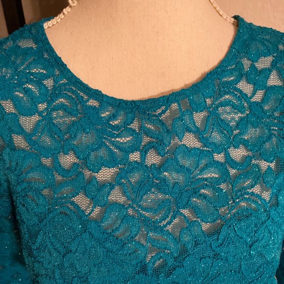 Turquoise/Ivy Long Sleeve Lace Top with Floral Print Skirt Two-Piece Dress - Picture 7 of 10